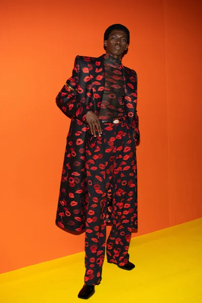 Look 10